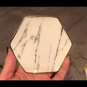Marble soap dish